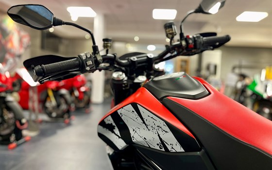 Gebrauchtmotorrad Ducati Hypermotard 950 RVE - Bild 10