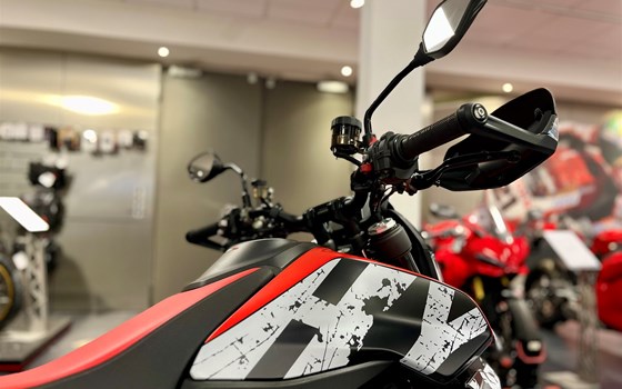 Gebrauchtmotorrad Ducati Hypermotard 950 RVE - Bild 8