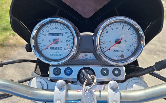 Gebrauchtmotorrad Kawasaki ZR-7 - Bild 9