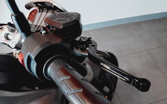 Gebrauchtmotorrad Honda CB 1000 R - Bild 8