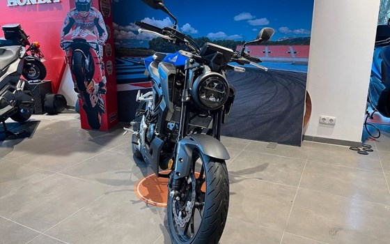 Gebrauchtmotorrad Honda CB125R - Bild 3