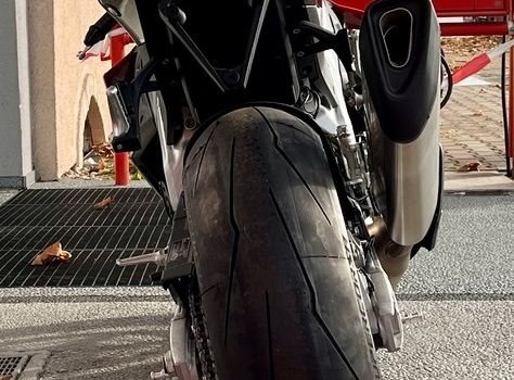 Gebrauchtmotorrad Aprilia RSV 4 Factory - Bild 10