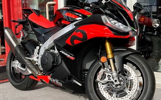 Gebrauchtmotorrad Aprilia RSV 4 Factory - Bild 2