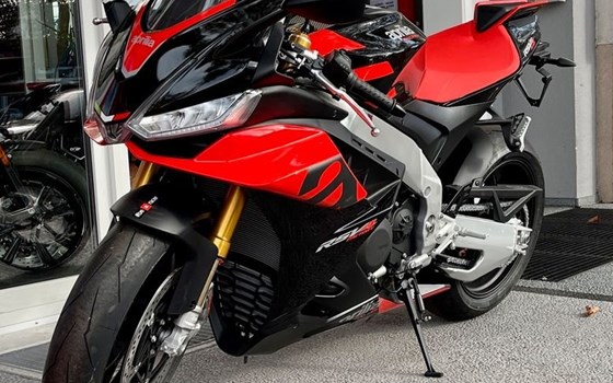 Gebrauchtmotorrad Aprilia RSV 4 Factory - Bild 8