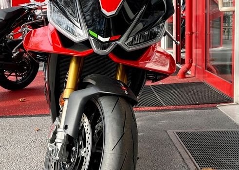 Gebrauchtmotorrad Aprilia RSV 4 Factory - Bild 9
