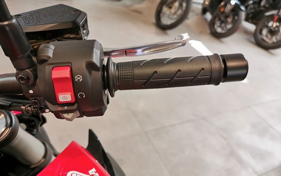 Gebrauchtmotorrad Honda CB1000 Hornet - Bild 11