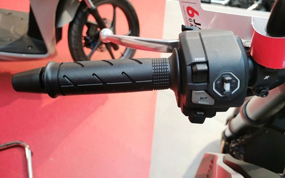 Gebrauchtmotorrad Honda CB750 Hornet - Bild 7