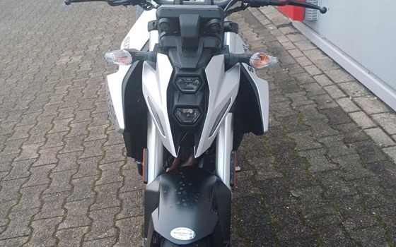 Gebrauchtmotorrad Suzuki GSX-8S - Bild 3