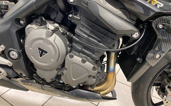 Gebrauchtmotorrad Triumph Speed Triple 1200 RR - Bild 12