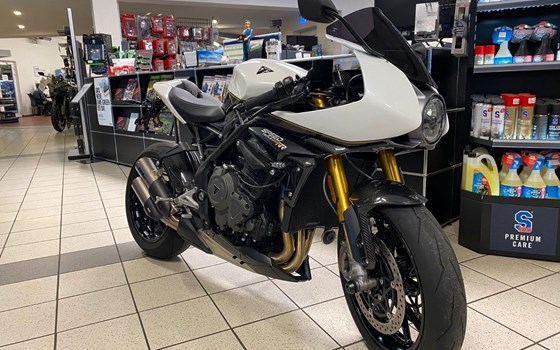 Gebrauchtmotorrad Triumph Speed Triple 1200 RR - Bild 4