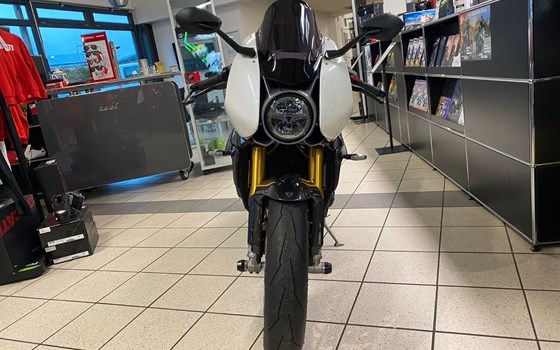 Gebrauchtmotorrad Triumph Speed Triple 1200 RR - Bild 5