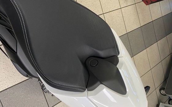 Gebrauchtmotorrad Triumph Speed Triple 1200 RR - Bild 5