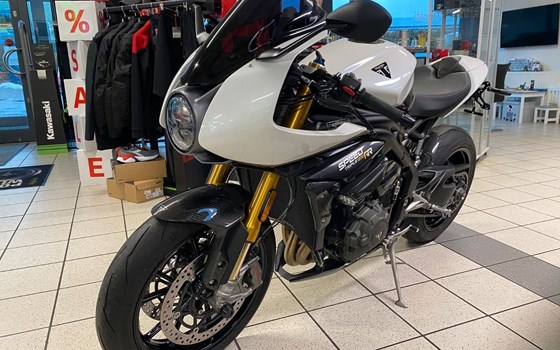 Gebrauchtmotorrad Triumph Speed Triple 1200 RR - Bild 6