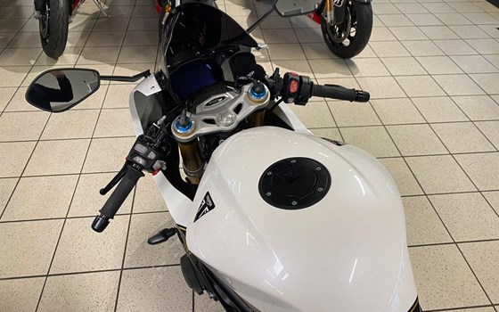Gebrauchtmotorrad Triumph Speed Triple 1200 RR - Bild 8