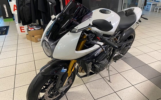 Gebrauchtmotorrad Triumph Speed Triple 1200 RR - Bild 9