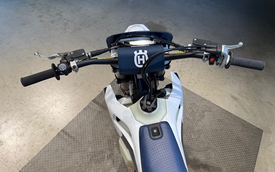 Neufahrzeug Husqvarna FE 501 - Bild 7