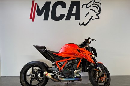 KTM 1390 Super Duke R EVO