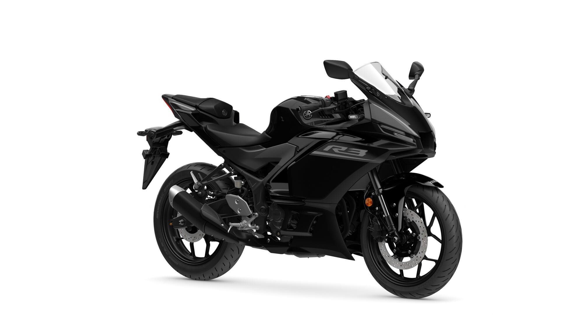 Yamaha R3 im Zulauf