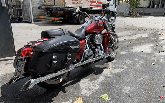 Gebrauchtmotorrad Harley-Davidson Road King Classic FLHRC - Bild 3