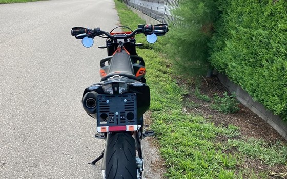 Gebrauchtmotorrad KTM 690 SMC R - Bild 4