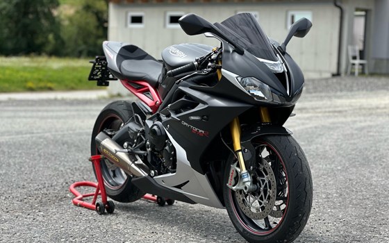 Gebrauchtmotorrad Triumph Daytona 675 R - Bild 2
