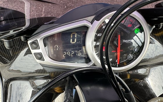 Gebrauchtmotorrad Triumph Daytona 675 R - Bild 8