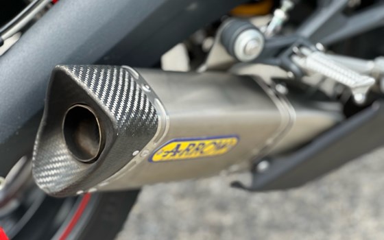 Gebrauchtmotorrad Triumph Daytona 675 R - Bild 6