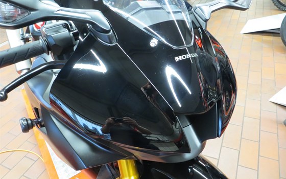 Gebrauchtmotorrad Honda CBR1000RR-R Fireblade SP - Bild 11