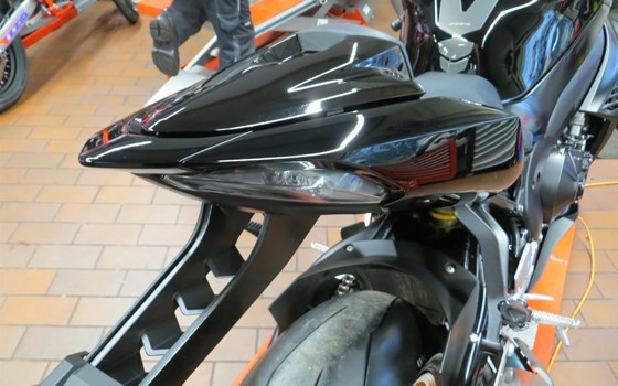 Gebrauchtmotorrad Honda CBR1000RR-R Fireblade SP - Bild 5