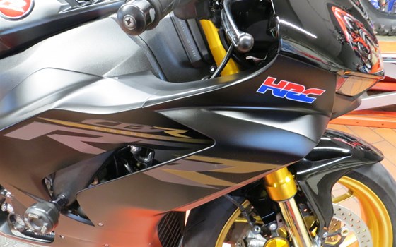 Gebrauchtmotorrad Honda CBR1000RR-R Fireblade SP - Bild 7