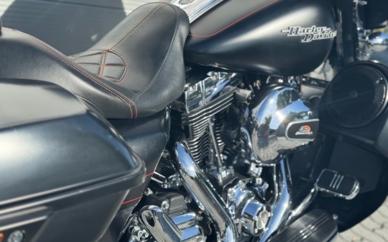 Gebrauchtmotorrad Harley-Davidson Touring Street Glide Special FLHXS - Bild 8