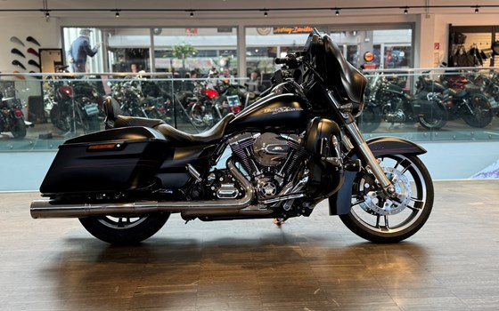 Gebrauchtmotorrad Harley-Davidson Touring Street Glide Special FLHXS - Bild 1