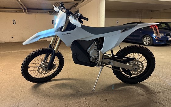 Gebrauchtmotorrad Stark Future Varg EX - Bild 5