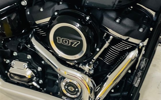 Gebrauchtmotorrad Harley-Davidson Softail Sport Glide FLSB - Bild 14