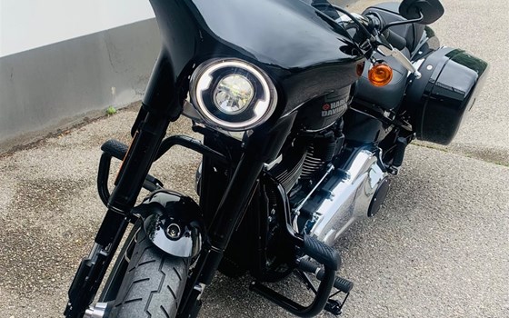 Gebrauchtmotorrad Harley-Davidson Softail Sport Glide FLSB - Bild 2