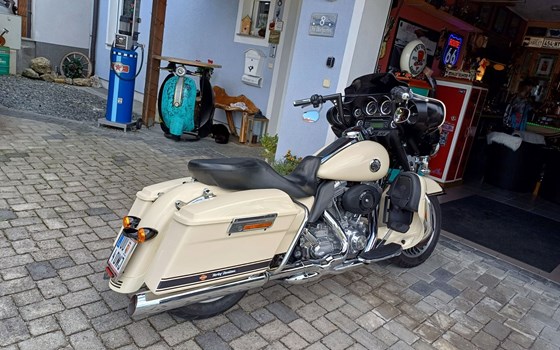 Gebrauchtmotorrad Harley-Davidson Electra Glide FLH - Bild 1