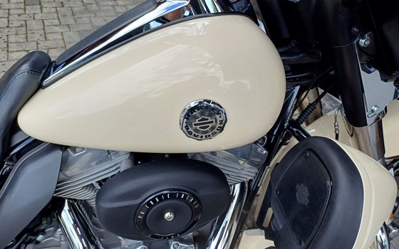 Gebrauchtmotorrad Harley-Davidson Electra Glide FLH - Bild 4