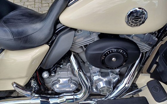 Gebrauchtmotorrad Harley-Davidson Electra Glide FLH - Bild 5