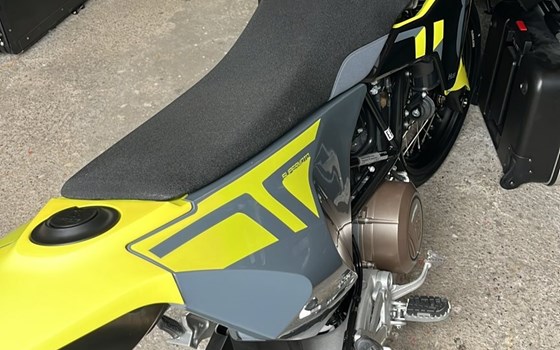 Gebrauchtmotorrad Husqvarna 701 Supermoto - Bild 4