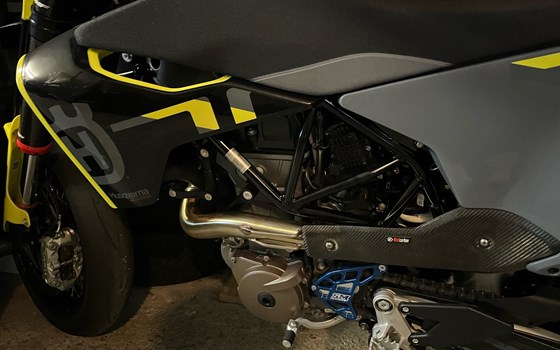 Gebrauchtmotorrad Husqvarna 701 Supermoto - Bild 3