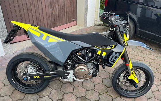 Gebrauchtmotorrad Husqvarna 701 Supermoto - Bild 9