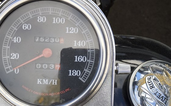 Gebrauchtmotorrad Harley-Davidson Softail Custom FXSTC - Bild 2