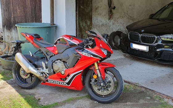 Gebrauchtmotorrad Honda CBR1000RR Fireblade - Bild 1