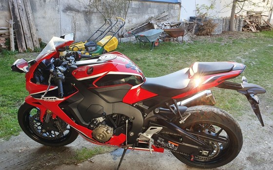 Gebrauchtmotorrad Honda CBR1000RR Fireblade - Bild 2
