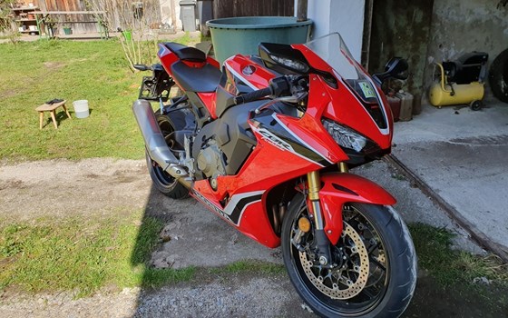 Gebrauchtmotorrad Honda CBR1000RR Fireblade - Bild 3