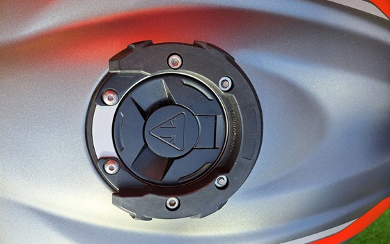 Gebrauchtmotorrad Triumph Street Triple R - Bild 14