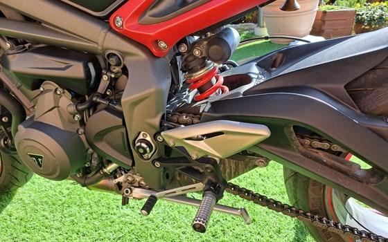 Gebrauchtmotorrad Triumph Street Triple R - Bild 24