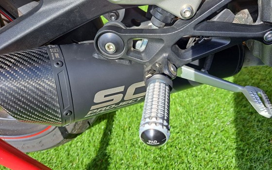 Gebrauchtmotorrad Triumph Street Triple R - Bild 8