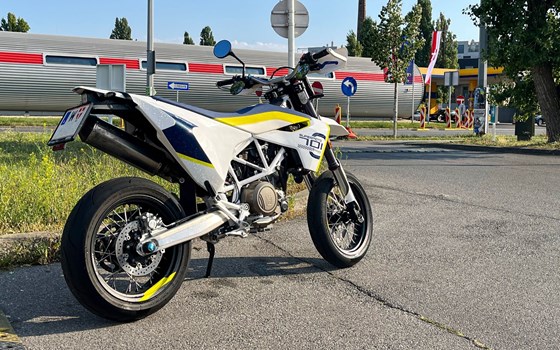 Gebrauchtmotorrad Husqvarna 701 Supermoto - Bild 1