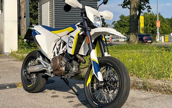 Gebrauchtmotorrad Husqvarna 701 Supermoto - Bild 2